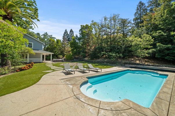 Exterior, Pool