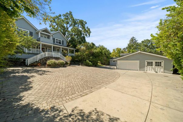 Detached Garage, Exterior