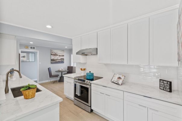 Dining room, Interior, Kitchen, Recessed Lighting, Wood Texture Flooring