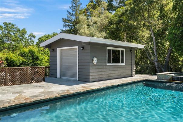 Exterior, Pool