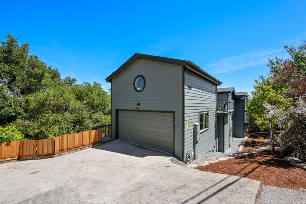 Detached Garage, Exterior