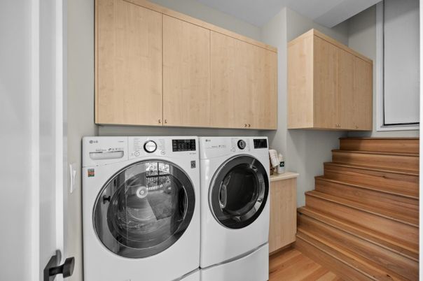Interior, Washer, Wood Texture Flooring