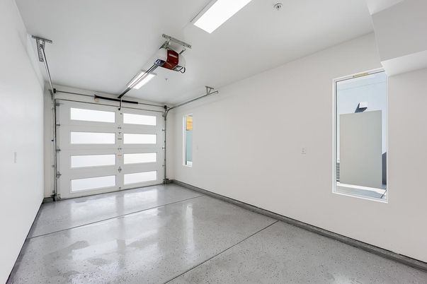 Garage, Interior
