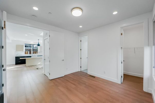 Bathroom, Empty room, Interior, Pendant Lights, Recessed Lighting, Wood Texture Flooring
