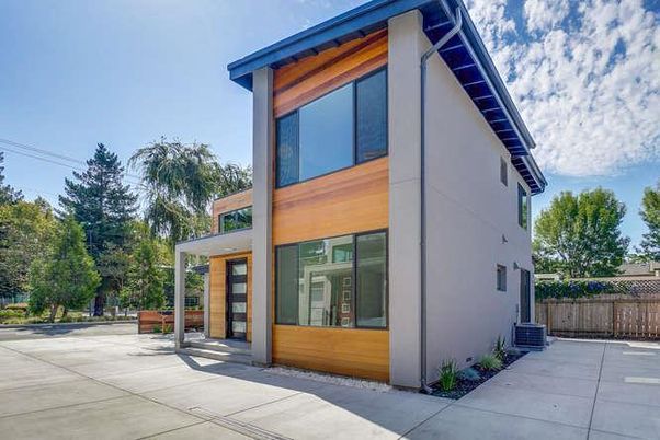 Exterior, Facade, Modern