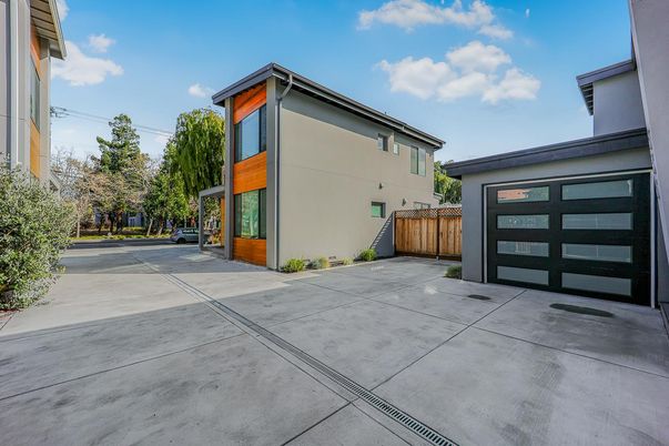 Detached Garage, Exterior