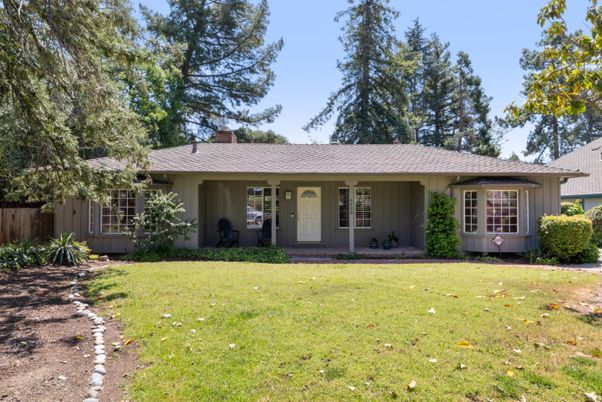 Backyard, Exterior, Facade, Ranch