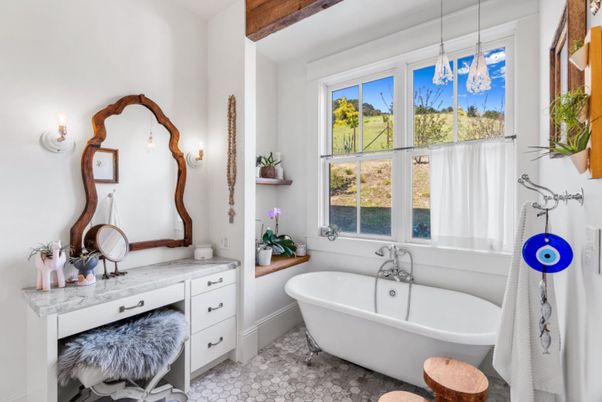 Bathroom, Free Standing Baths, Interior, Pendant Lights
