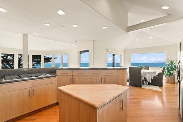 Interior, Kitchen, Recessed Lighting, Water, Wood Texture Flooring