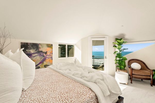 Bedroom, Interior, Water