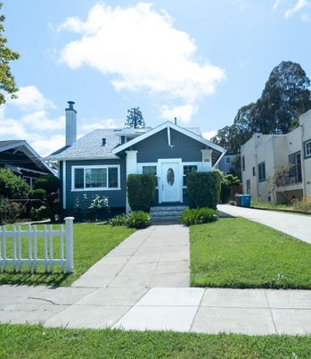 Exterior, Facade, Ranch