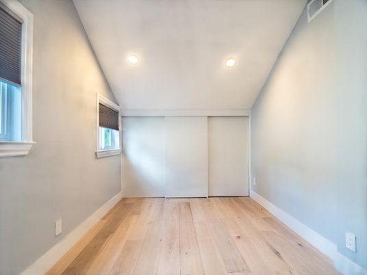 Empty room, Interior, Recessed Lighting, Wood Texture Flooring