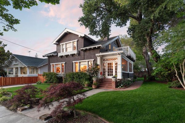 Exterior, Facade, Brick Facade, American Craftsman