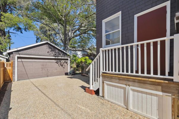 Detached Garage, Exterior