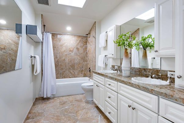 Bathroom, Dual Sink Vanities, Interior, Recessed Lighting