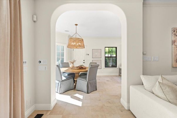 Chandelier, Dining room, Interior, Pendant Lights