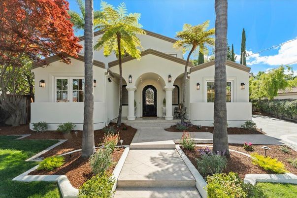 Exterior, Facade, Spanish Mediterranean