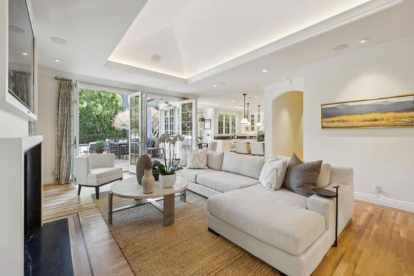 Fireplace, Interior, Living room, Pendant Lights, Recessed Lighting, Wood Texture Flooring