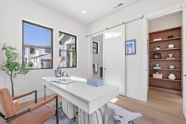 Home Office, Interior, Recessed Lighting, Wood Texture Flooring