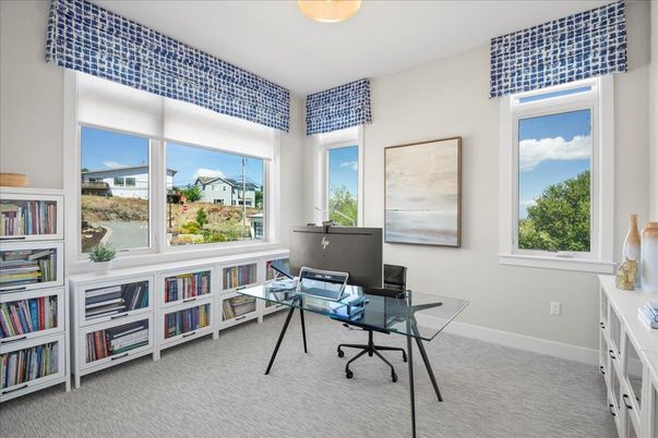 Home Office, Interior