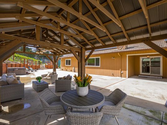 Exterior, Hot Tub