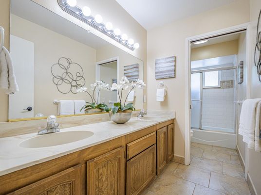 Bathroom, Dual Sink Vanities, Interior
