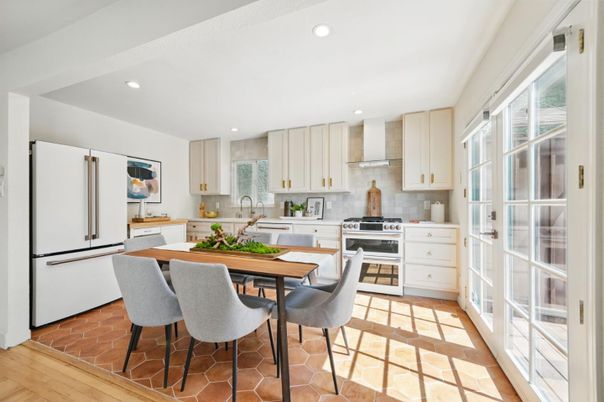 Dining room, Interior, Kitchen, Recessed Lighting, Stainless Steel Appliances