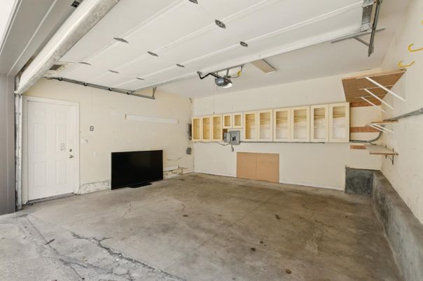 Garage, Interior