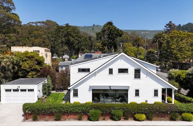Backyard, Detached Garage, Exterior