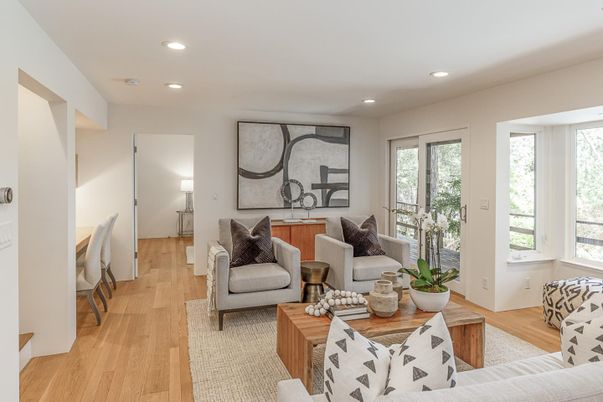 Interior, Living room, Recessed Lighting, Wood Texture Flooring