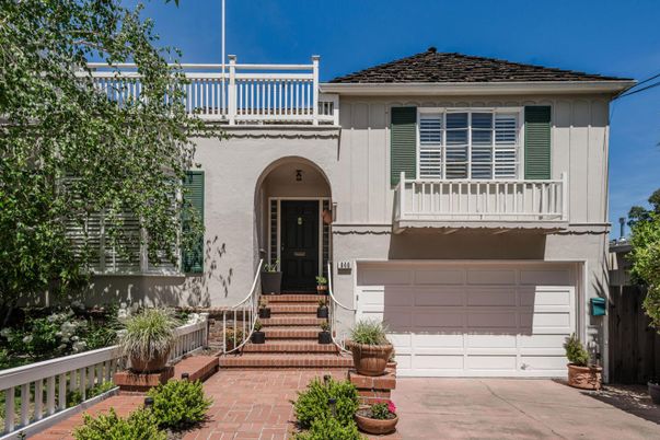 Attached, Exterior, Facade, Mediterranean