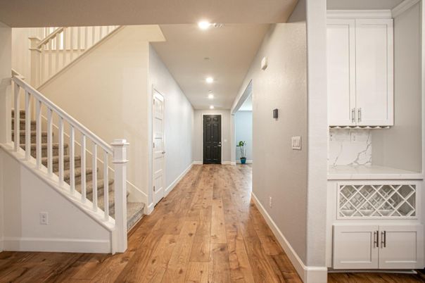 Interior, Recessed Lighting, Wood Texture Flooring
