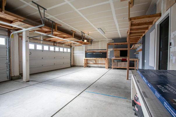Garage, Interior