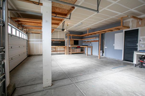 Garage, Interior, Wooden Beams