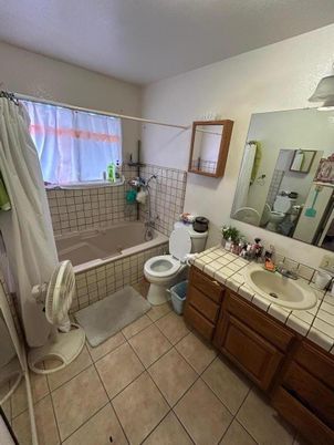 Bathroom, Interior, Tile Countertops