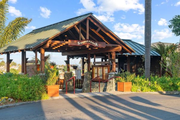 Exterior, Facade, Log Home