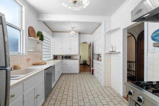 Chandelier, Interior, Kitchen