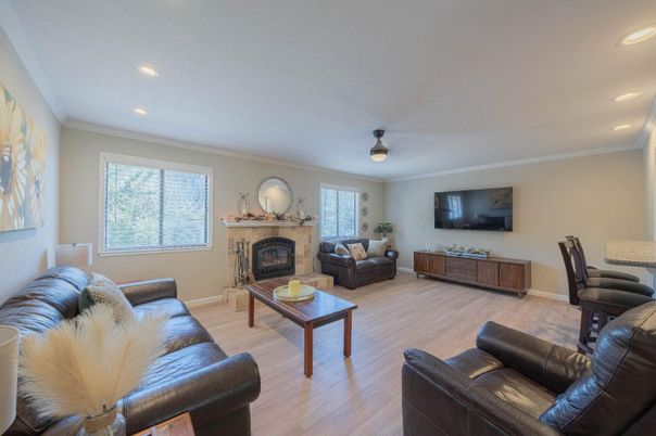 Fireplace, Interior, Living room, Recessed Lighting, Wood Texture Flooring