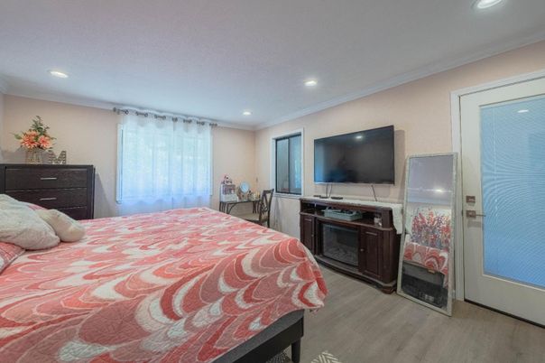 Bedroom, Interior, Recessed Lighting, Wood Texture Flooring
