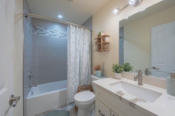 Bathroom, Interior, Recessed Lighting