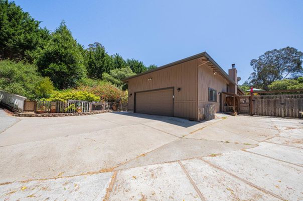 Detached Garage, Exterior