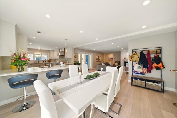Dining room, Interior, Kitchen, Pendant Lights, Recessed Lighting, Wood Texture Flooring