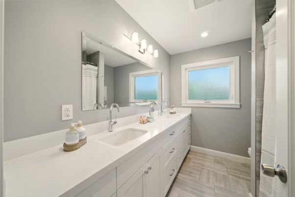 Bathroom, Dual Sink Vanities, Interior, Recessed Lighting