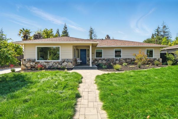 Backyard, Exterior, Facade, Ranch