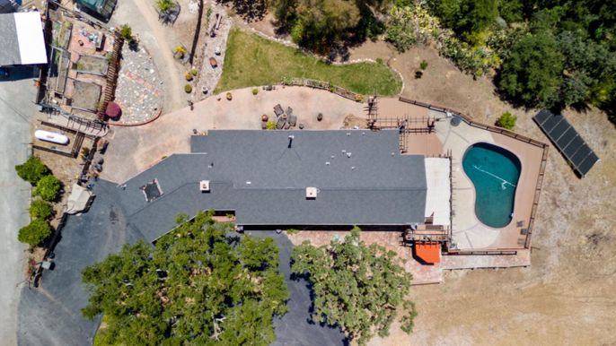 Exterior, Drone