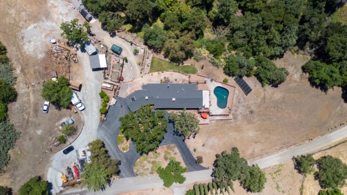 Exterior, Drone