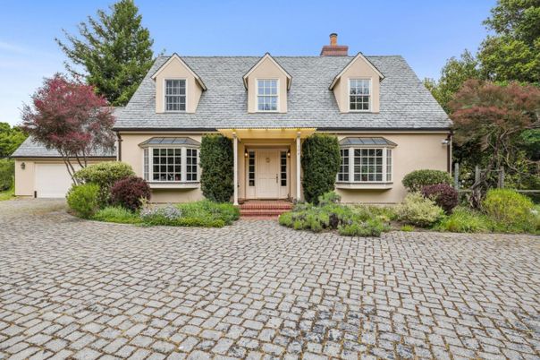 Exterior, Facade, Cape Cod