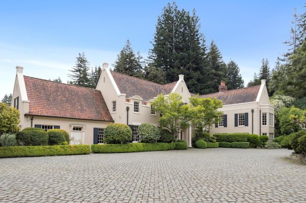Backyard, Exterior, Facade, Farmhouse