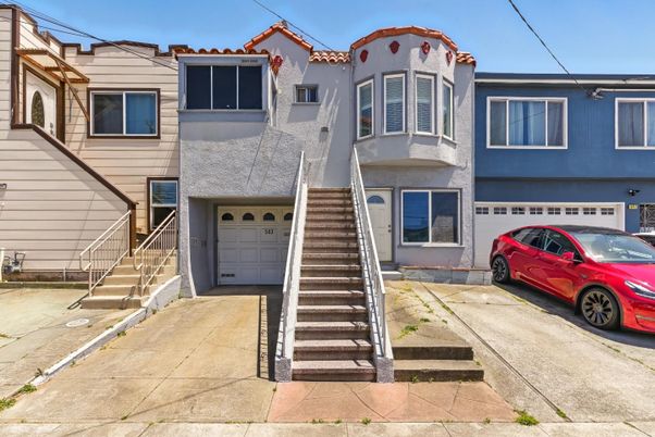 Attached, Exterior, Facade, Rowhouse