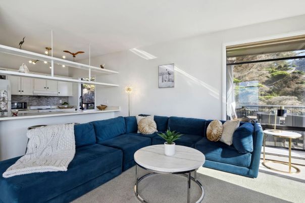 Interior, Kitchen, Living room, Pendant Lights, Stainless Steel Appliances